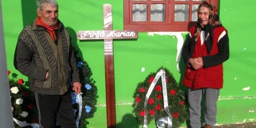 Bunicii lui Marian sunt sfâşiaţi de durere