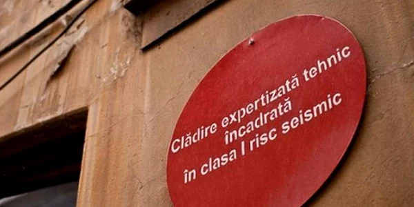 cladire cu bulina rosie jpeg