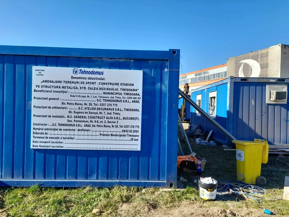 A început organizarea de șantier la stadionul din Timișoara FOTO Ștefan Both