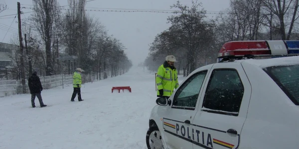 Maşină de Poliţie
