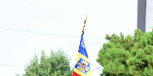 jandarmeriţa care a  condus in premieră blocul de defilare în olt - foto IJJ Olt