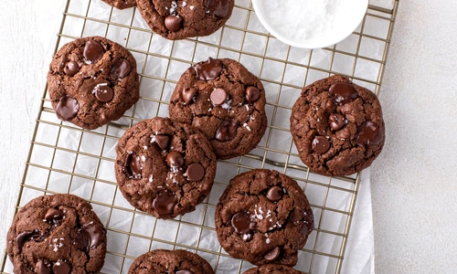 Rulori de vinete cu feta  Sursa foto shutterstock 645435520 (2) jpg