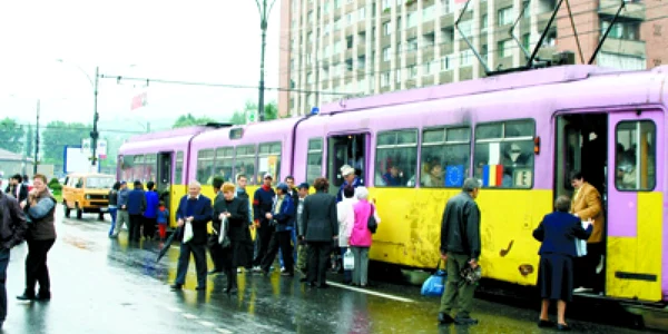 Resita: S-a scumpit biletul de tramvai