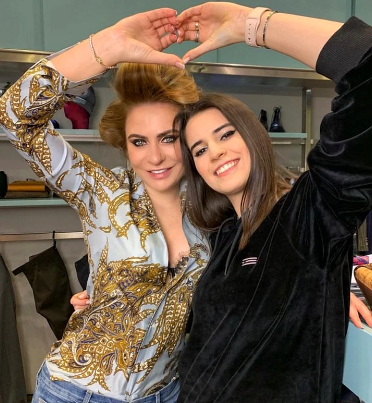 Adina Buzatu, alături de fiica ei, Sara Sursa: Instagram