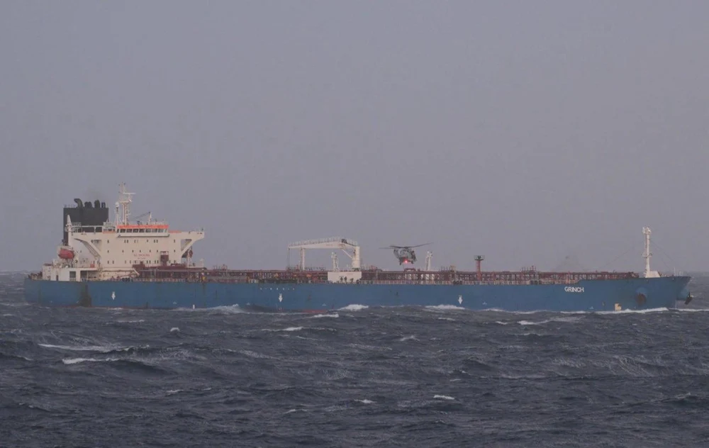 Un petrolier care face parte din flota fantomă a Rusiei, imobilizat de autoritățile franceze la Marsilia