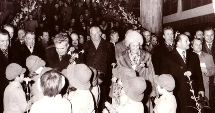 Decembrie 1979. Inaugurarea oficială a metroului din Bucureşti. FOTO Comunismul în România