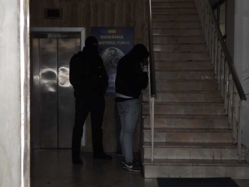 BAC-ul fraudat în grup organizat, la Mehedinți. Din rețea făceau parte inspectori școlari și profesori