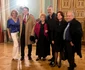 Aurelian Temişan a avut mulţi prieteni artişti în public, pe care i-a salutat, pe rând, de pe scenă - compozitorii Horia Moculescu, Marius Țeicu, Viorel Gavrilă, Nicolae Caragia, Andrei Kerestely
