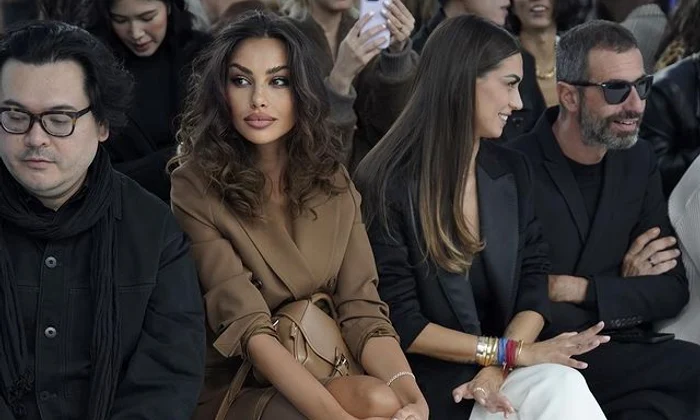 Madalina Ghenea stil colanti sexy (1) jpg