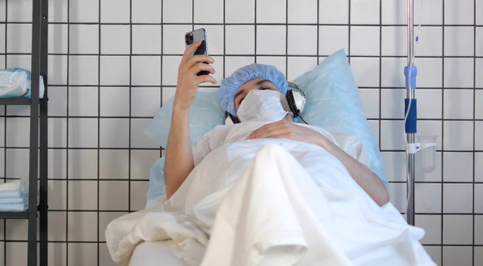Muzica ascultată pe patul de spital poate face minuni