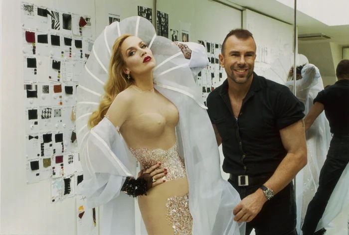 Jerry Hall şi Thierry Mugler, la aniversarea de 20 de ani a brandului, în 1995 FOTO Corbis Photoland