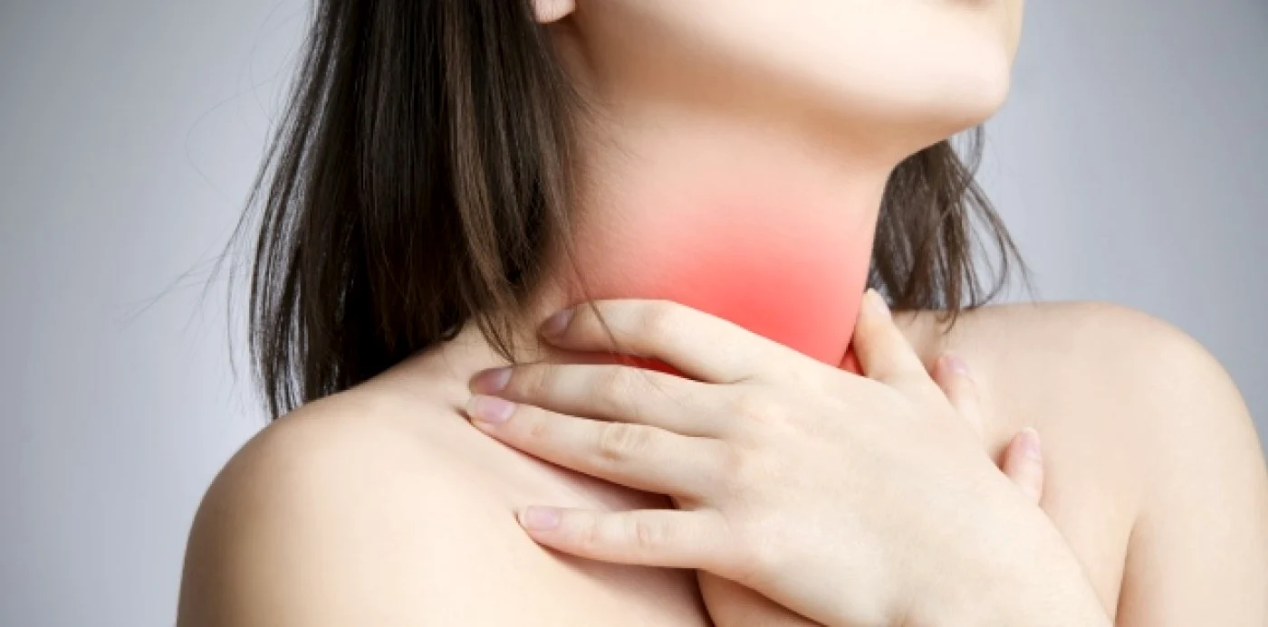 Durerea în gât trece cu tratament simplu, nu cu antibiotic FOTO sfatulmedicului.ro