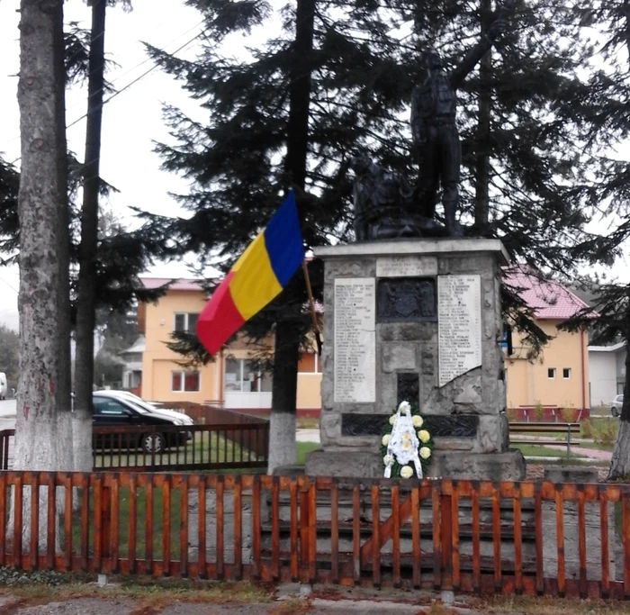 Monumentul eroilor din Valea Lunga jpg jpeg