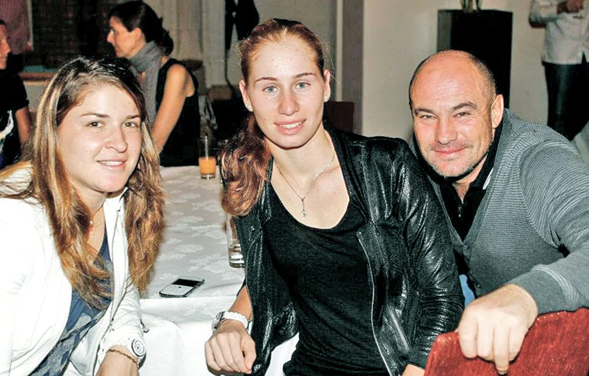 Alexandra Dugheru şi Elena Bogdan au rezistat un singur tur în întrecerea de dublu