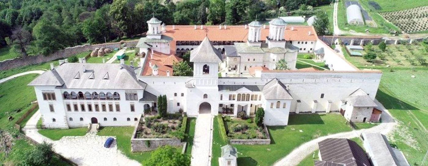 Mănăstirea Horezu patrimoniul mondial UNESCO Foto Centrul Naţional de Informare Turistică Vâlcea