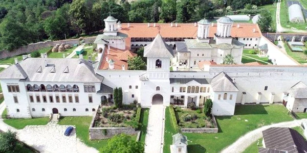 Mănăstirea Horezu  patrimoniul mondial UNESCO Foto Centrul Naţional de Informare Turistică Vâlcea 
