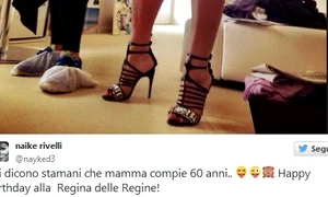 Naike i/a scris felicitarea mamei pe twitter jpeg