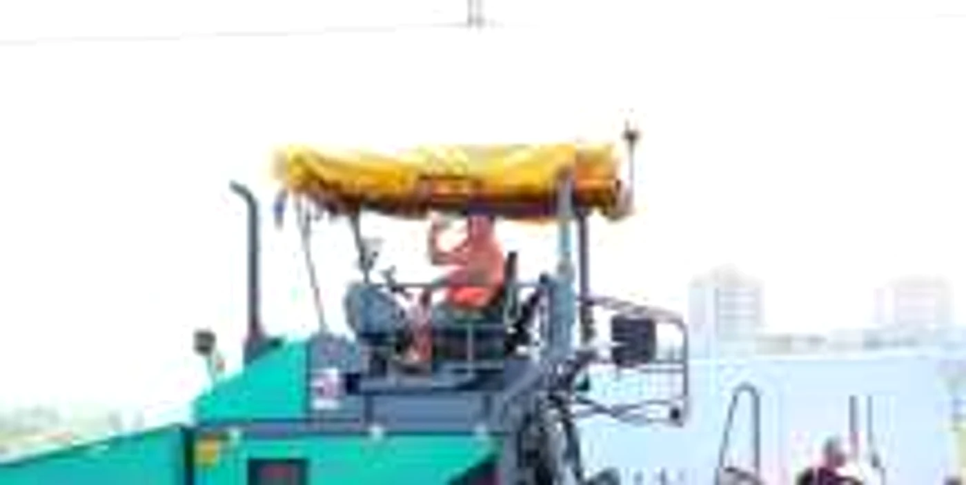 O companie care s-a angajat să repare străzile din Capitală e cercetată de ofiţerii Centrului Naţional Anticorupţie