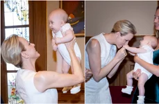 Prințesa Charlene cu un bebeluș în brațe   Palatul Princiar jpg