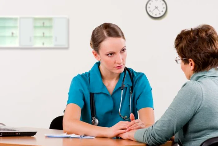 Femeile care suferă de cancer de col uterin au sângerări vaginale anormale.www.clickpentrufemei.ro