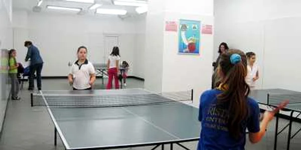 Copiii s-au întrecut la tenis de masă (Sursa foto jupitercity.ro)