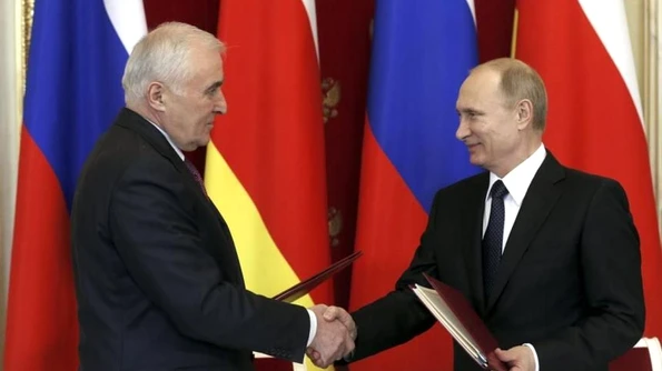Occidentul îngrijorat: Rusia pregătește terenul pentru o nouă anexare? Vladimir Putin semnează un tratat cu liderul regiunii separatiste Osetia de Sud jpeg