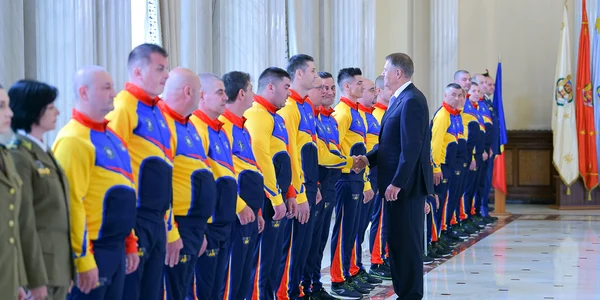 Klaus Iohannis si militarii romani care au participat la Jocurile Invictus