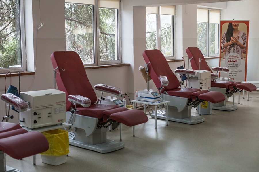 Centrul de Transfuzie Ploieşti, „pune frână” donatorilor. Oamenii s-au îmbulzit după ce tichetele au ajuns la 280 de lei