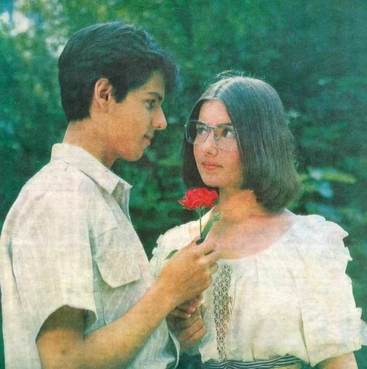 Dana si Mihai ( Oana Sarbu si Stefan Banica) se iubeau ca doi adolescenti 