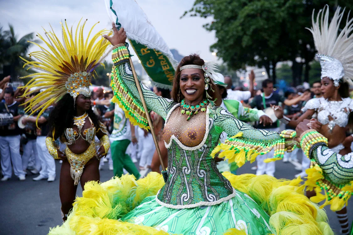 Carele alegorice au făcut participat la parada de duminică, din Sao Paulo