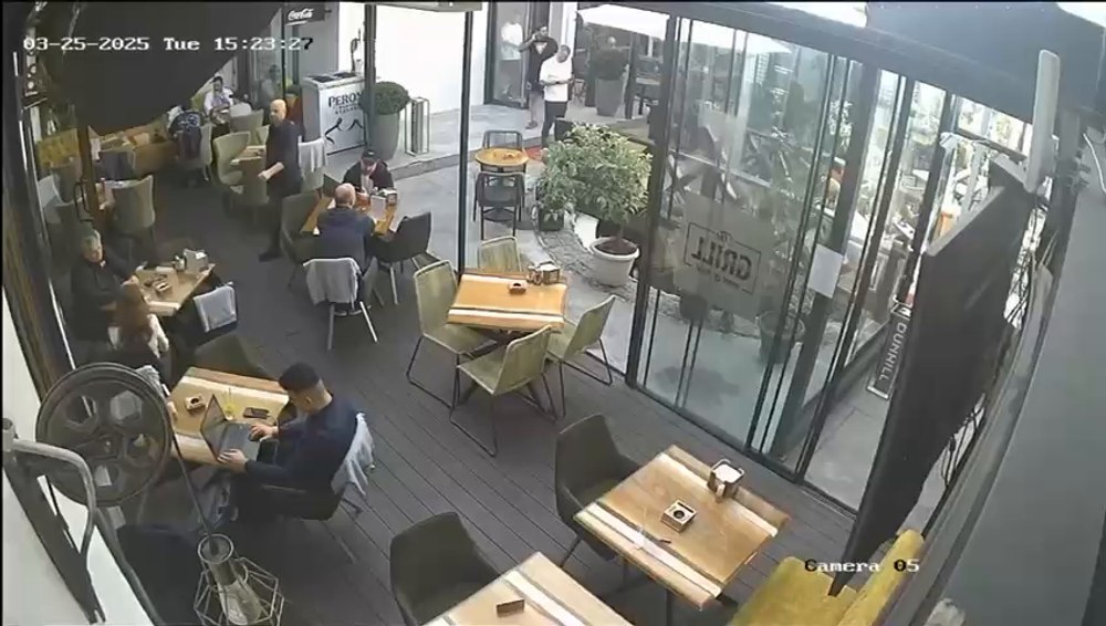 Românul care i-a asigurat paza Reginei Elisabeta a II-a a Marii Britanii, acuzat că a amenințat cu arma în restaurantul lui Dani Oțil