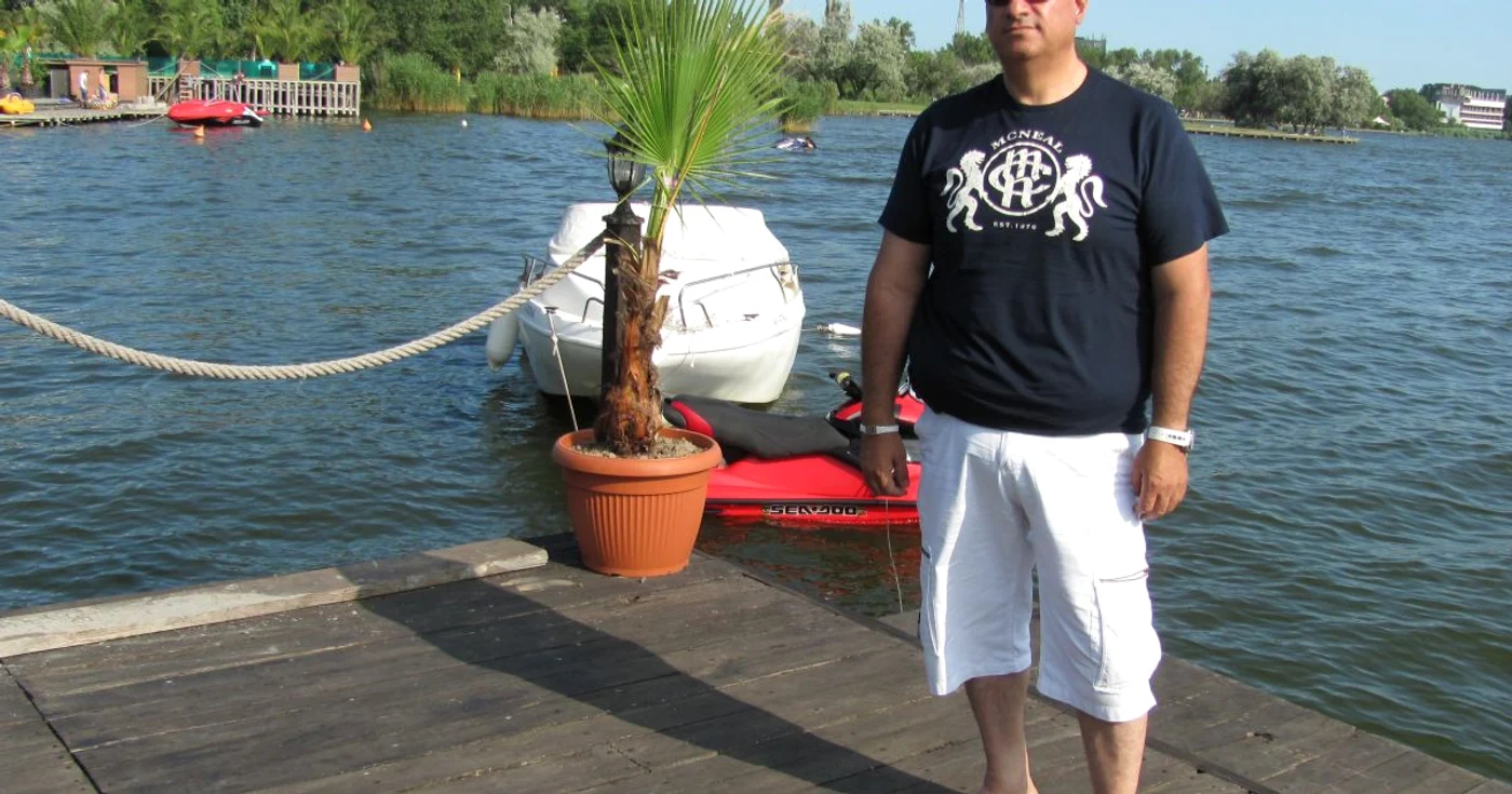 Nassar Ghaleb pe terasa hotelului din Mamaia