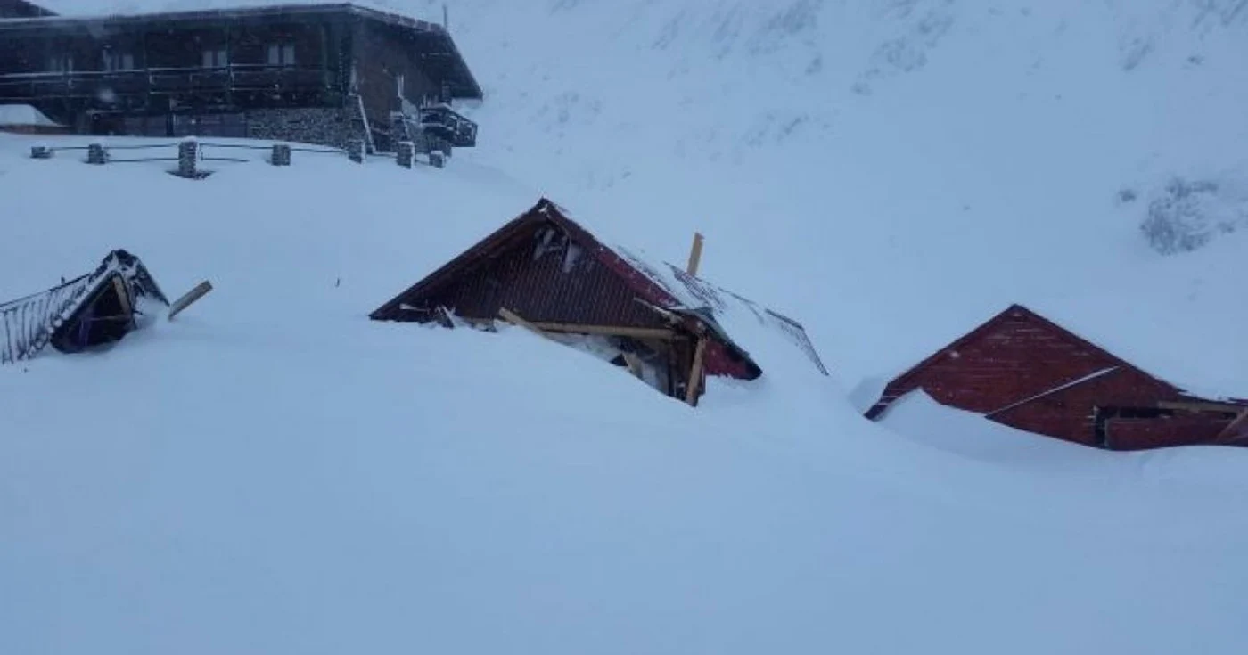 Risc crescut de avalanşe în următoarele zile. FOTO: Dan Popescu