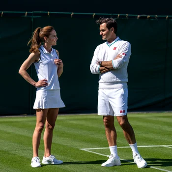 Kate Middleton joacă tenis cu Roger Federer