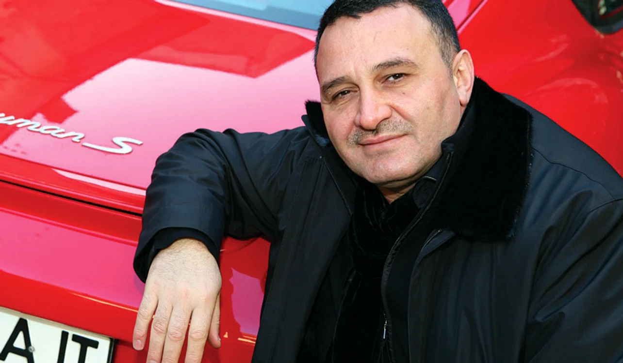 Omul de afaceri Jabri Tabrizi este împreună cu familia la schi