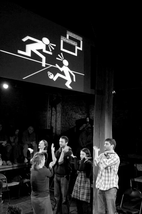 20/20   un spectacol al teatrului Yorick Studio  jpeg