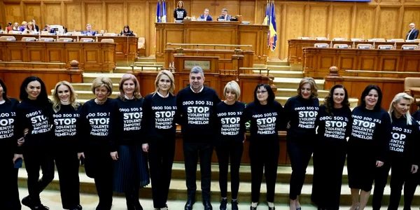 Marcel Ciolacu si deputatele din PSD FOTO Marcel Ciolacu jpg