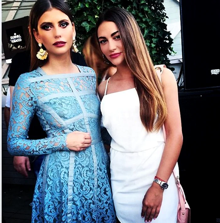 Roxana nu are doar o soră vitregă, ci şi o soră medicală