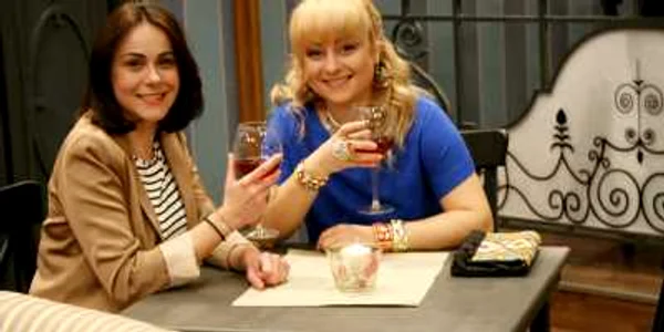 Mirela Zeţa şi Andreea Grămoşteanu 
