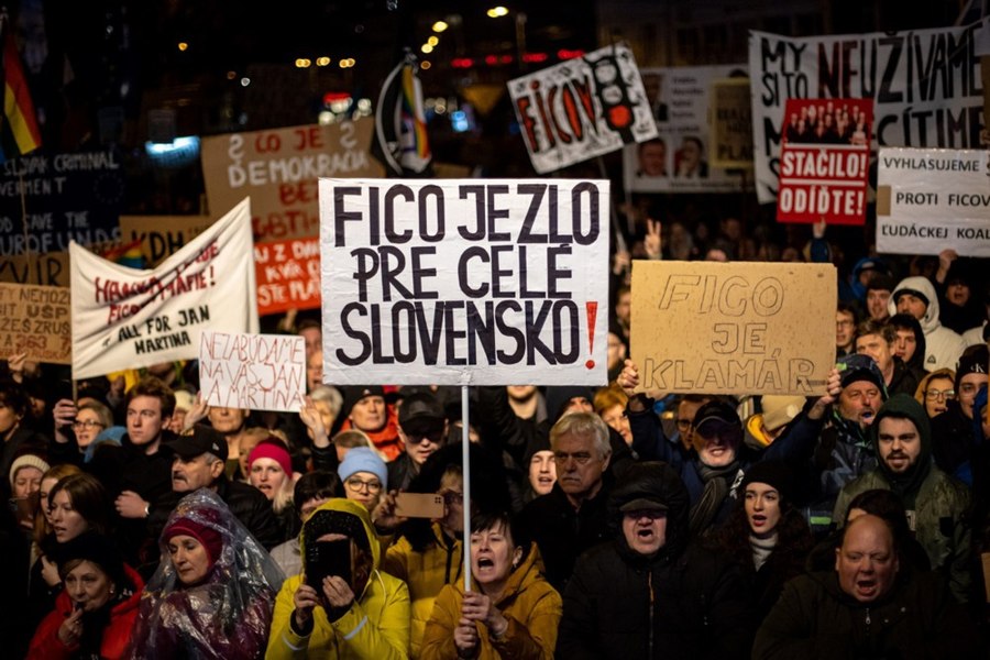 Risc de dictatură în Slovacia?