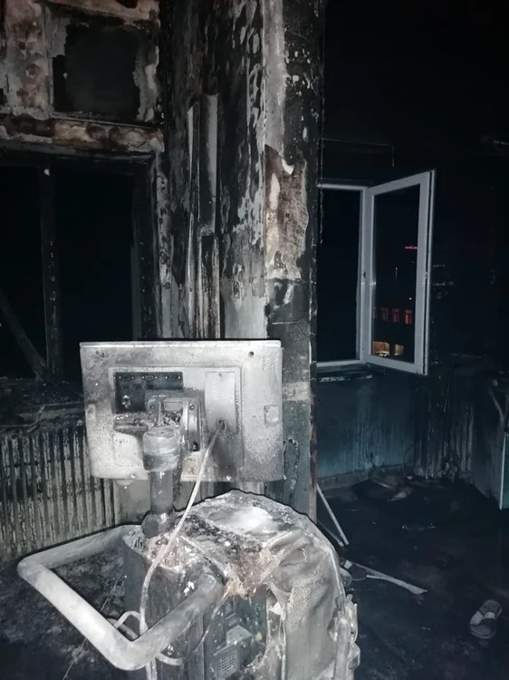 Salonul ATI în urma incendiului, FOTO ISU