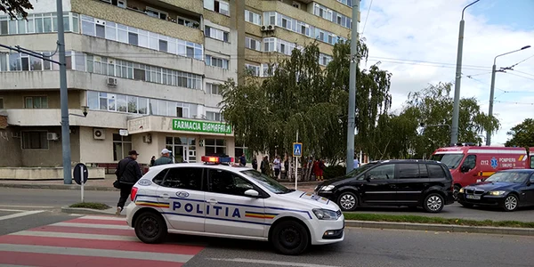 masina Politie accident trecere de pietoni FOTO  Vremea Noua  jpeg