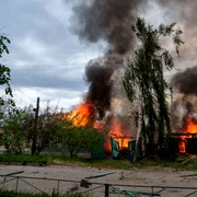 Orașul de graniță Voceansk din regiunea Harkov se află sub bombardamente intense FOTO PROFIMEDIA