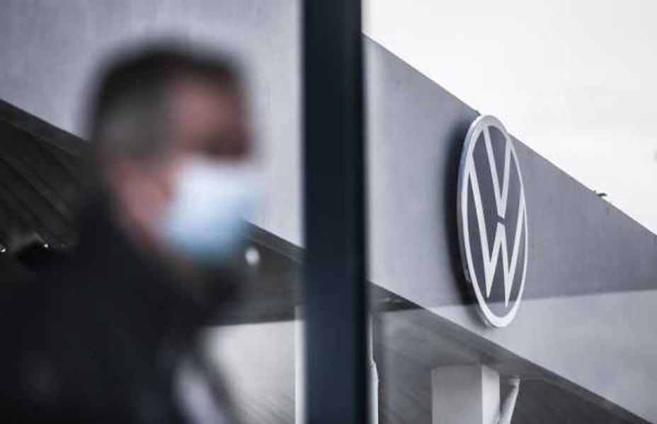 Volkswagen ar putea închide uzine în Germania pentru prima dată în istorie. „Industria auto europeană se află într-o situație foarte solicitantă și gravă”