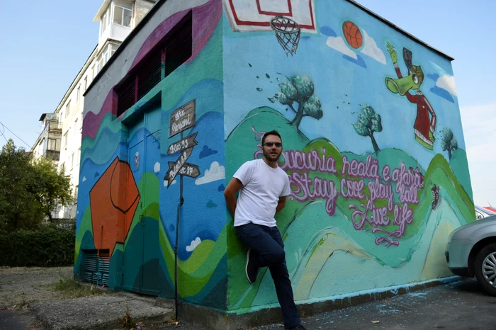 Ionuţ Urzeală, alături de transformatorul care a primit &quot;haine&quot; noi