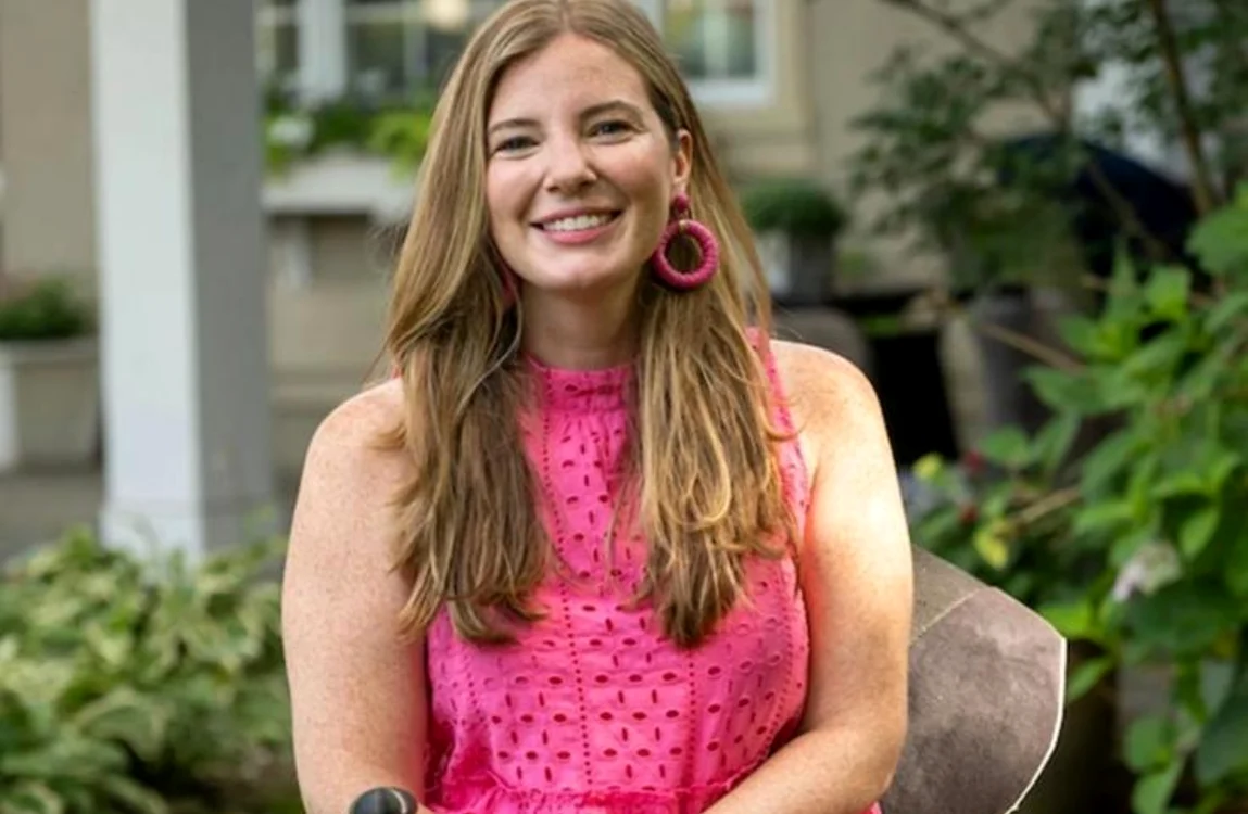 Brooke Eby s-a stins la doar 37 de ani