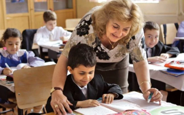 Pensionarii mai pot rămâne trei ani în sistem FOTO Arhivă