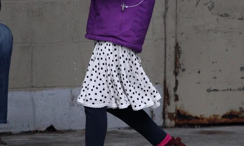 *EXCLUSIVE* Katie Holmes and Suri walk onto the set of an Untitled FBI/FOX TV show jpeg