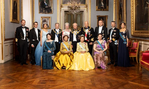Regina Sonja, Regina Silvia, Regina Margrethe a II a a Danemarcei, Regele Harald, Printul Frederik, Printul Daniel, Printesa Victoria, Printesa Mary la Jubileul de Aur al Regelui Carl Gustaf al Suediei   Casa Regala (19) jpg