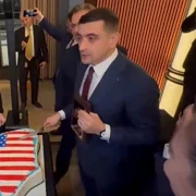 george simion tort groenlanda FOTO Captură video X